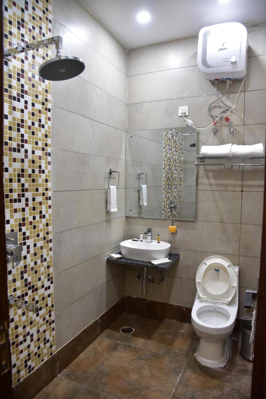 Hôtel Inter Urban à Rohtak Extérieur photo